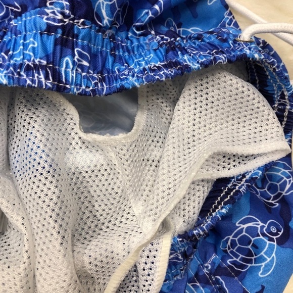 Adorable Boys 18 Months Blue Turtle Swim Trunks 

Great for beach, pool,… - Picture 3 of 4